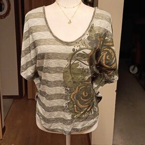 FRESH BREWED GREEN AND GRAY FLORAL TOP